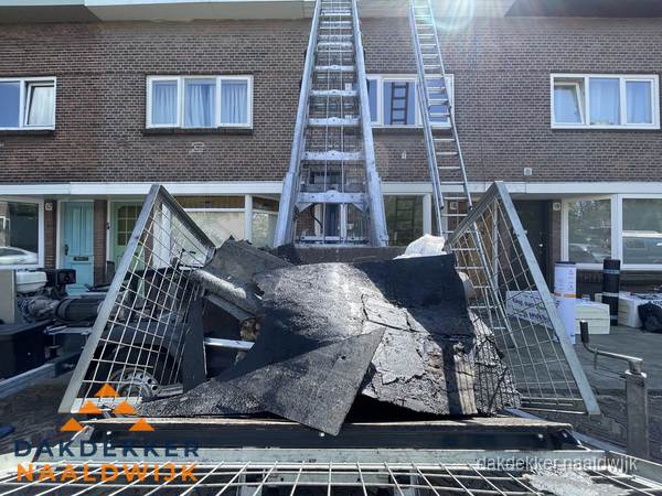 Kosten dakreparatie: dakschade aan flatgebouw in Naaldwijk Kosten dakreparatie: dakschade aan flatgebouw in Naaldwijk