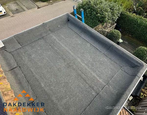 Gerenoveerd plat dak met nieuwe bitumen dakbedekking in Naaldwijk Gerenoveerd plat dak met nieuwe bitumen dakbedekking in Naaldwijk