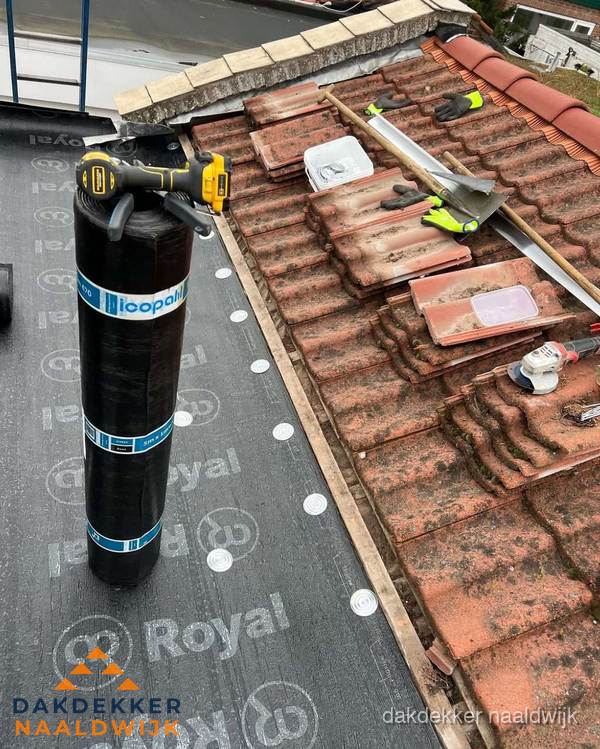Dakschade herstel: pannendak renovatie in Naaldwijk Dakschade herstel: pannendak renovatie in Naaldwijk