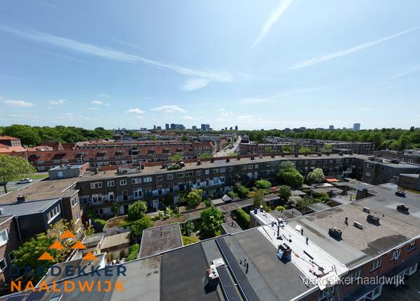 Luchtfoto van daken en dakgoten in Naaldwijk Luchtfoto van daken en dakgoten in Naaldwijk