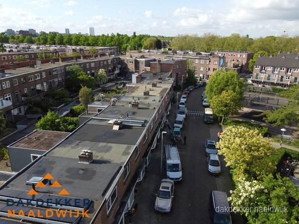Luchtfoto dakinspectie woonwijk in Naaldwijk Luchtfoto dakinspectie woonwijk in Naaldwijk